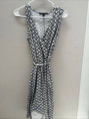 41 Hawthorn Gray Patterned V-Neck Midi Wrap Dress